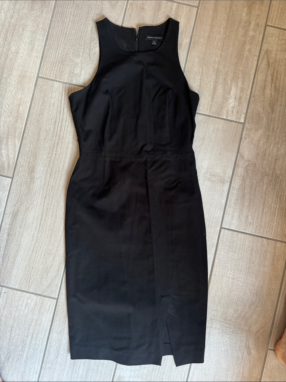 Size 4 Banana Republic Black Sleeveless Midi Sheath Dress
